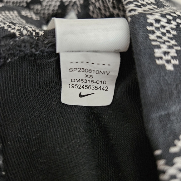 Nike Athletic Legging Black Daisy Floral High Rise Pull On Workout XS - Picture 7 of 7